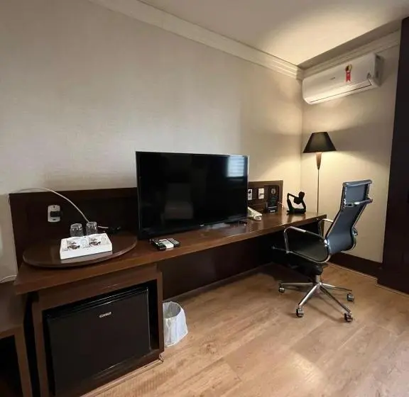 سوییت, Aeroporto Congonhas Hotel Uh 704