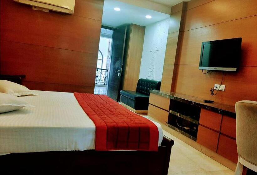 스탠다드 룸 킹사이즈 침대, Good Will Residency   Cyber City Gurgaon