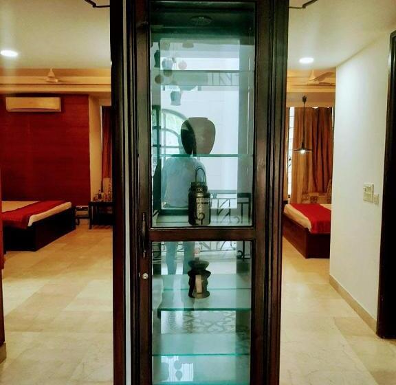 스탠다드 룸 킹사이즈 침대, Good Will Residency   Cyber City Gurgaon