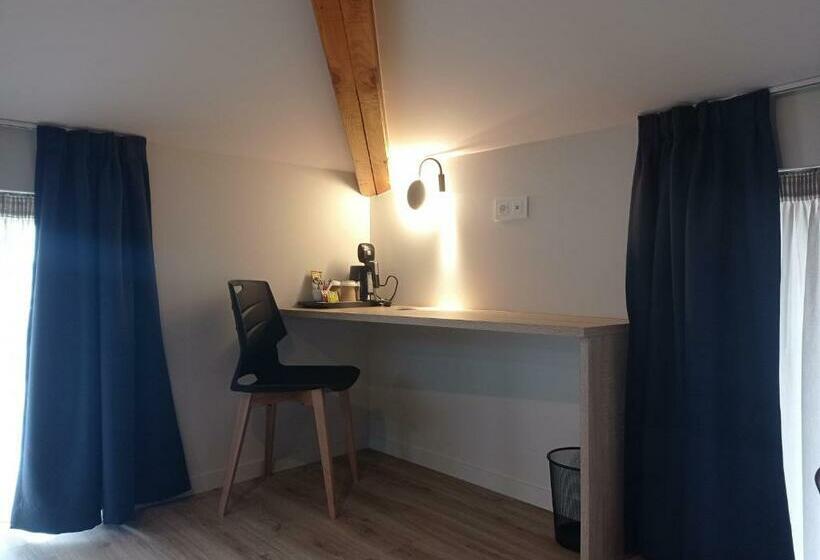 جناح عائلي, La Bâtisse Du Velay