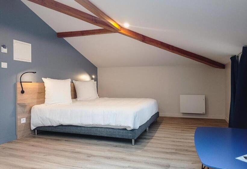 جناح ديلوكس, La Bâtisse Du Velay