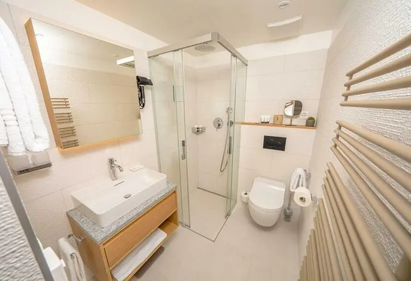 バルコニー付きデラックスルーム, Boutique Hotel Panorama
