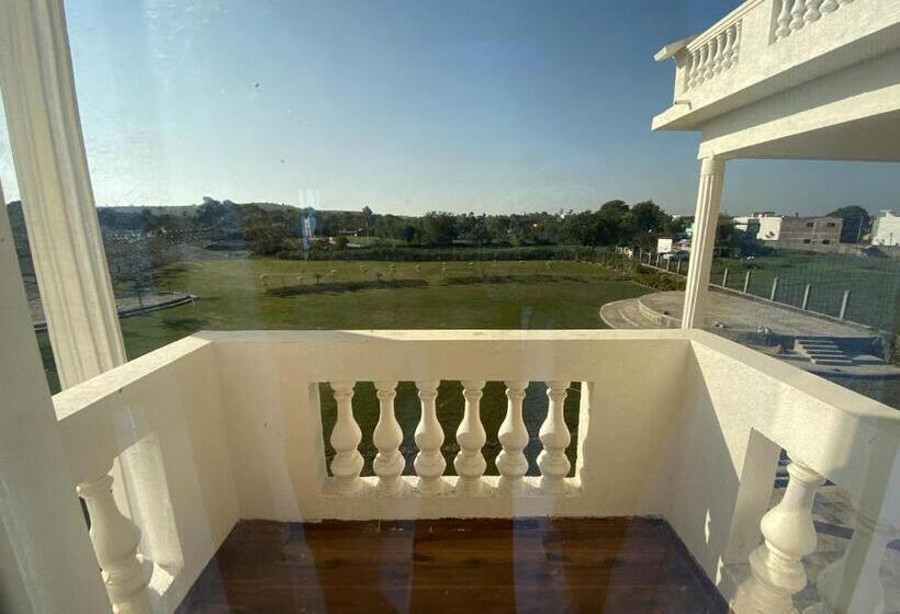 带大床的高级房间, The Heritage Conventions