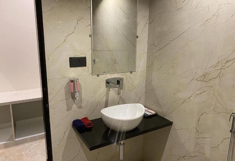 带大床的高级房间, The Heritage Conventions