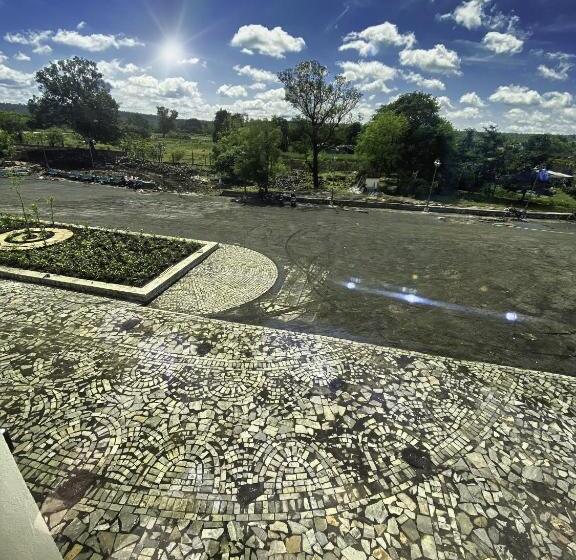 行政套房, The Heritage Conventions