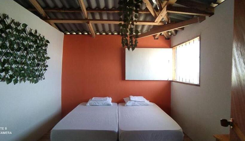 חדר אקונומי, Talata Hostal