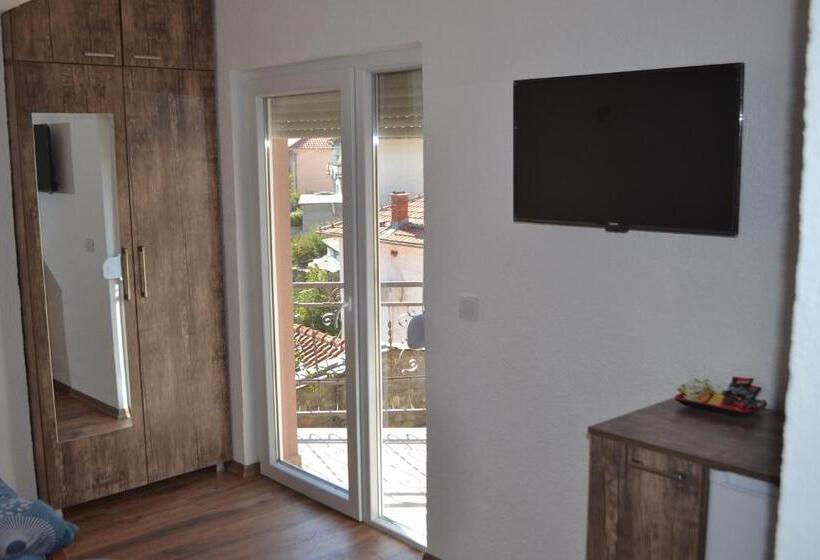 اتاق خانوادگی, Casa Mular