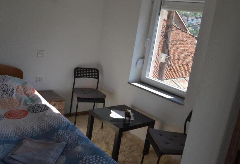 اتاق خانوادگی, Casa Mular