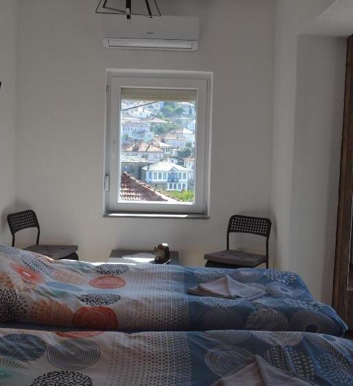 اتاق خانوادگی, Casa Mular