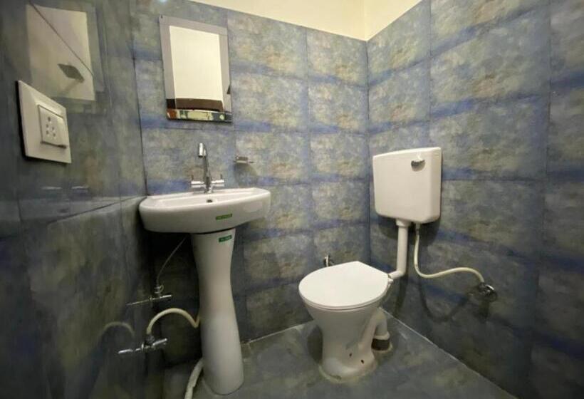 수피리어 룸, Goroomgo Kanara Hotel Bhimtal   Parking Facilities   Excellent Service
