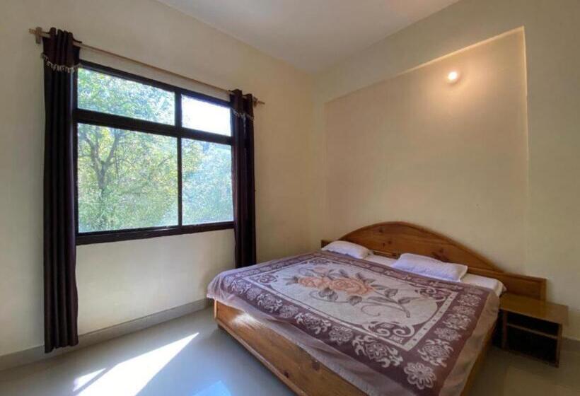 スーペリアールーム, Goroomgo Kanara Hotel Bhimtal   Parking Facilities   Excellent Service