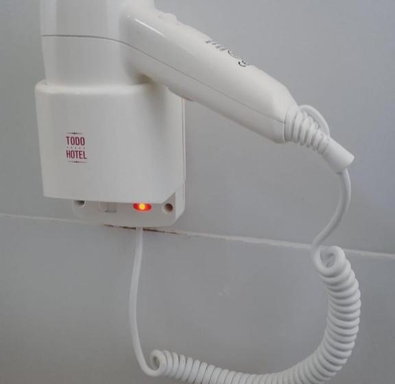 اتاق راحتی سه تخته, Trinidad Inn