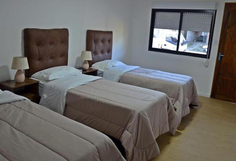 اتاق راحتی سه تخته, Trinidad Inn