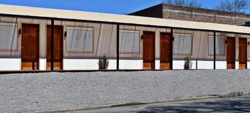 اتاق راحتی سه تخته, Trinidad Inn