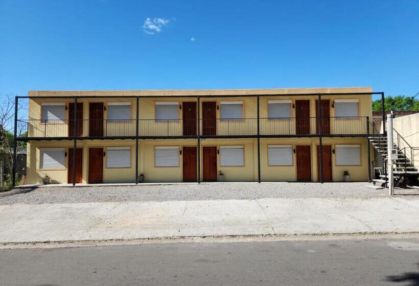 اتاق لوکس, Trinidad Inn