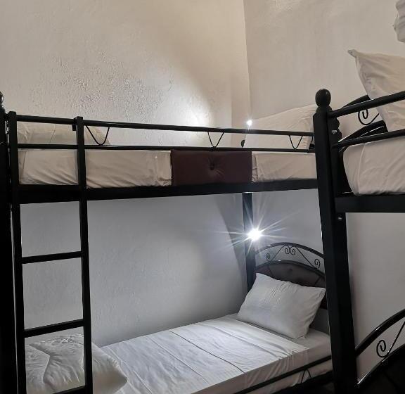 이코노미 쿼드러플룸(공용 화장실), Riad & Café Culturel Bab El Fan