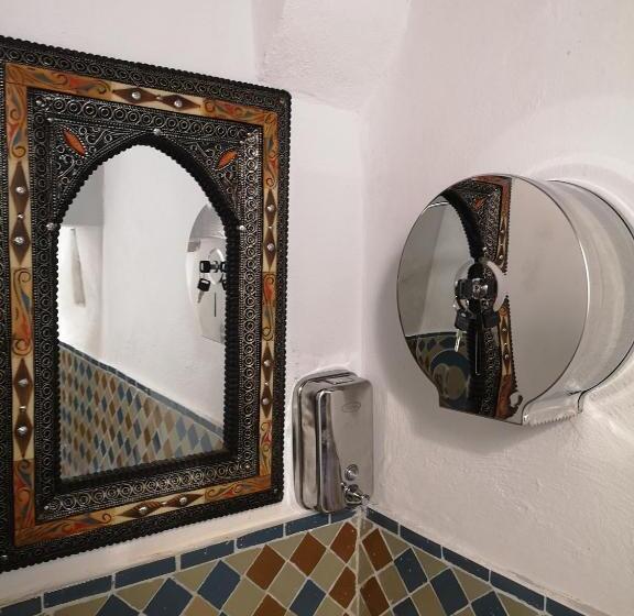 이코노미 쿼드러플룸(공용 화장실), Riad & Café Culturel Bab El Fan