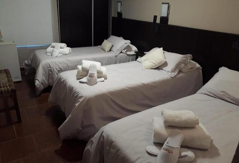 اتاق راحتی سه تخته, Posada Bambys