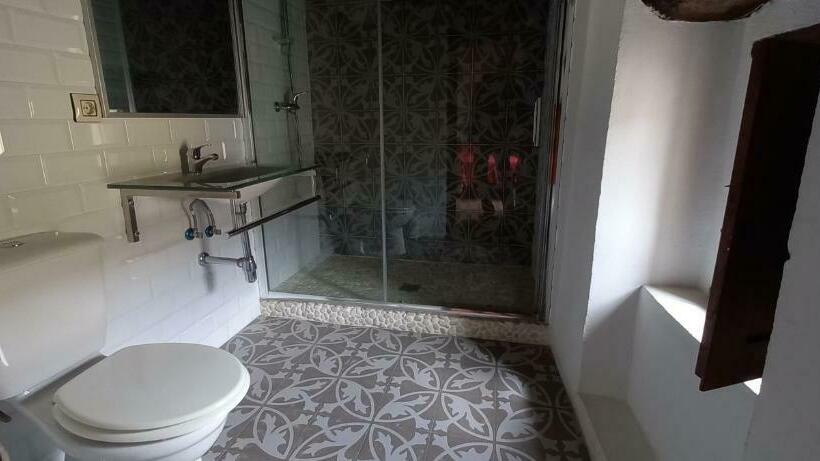 Кровать в Общей Комнате, Albergue Turístico San Blas De Oliva De Plasencia