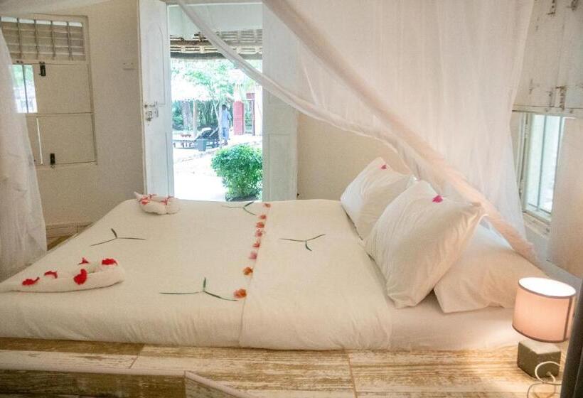 اتاق استاندارد با چشم‌انداز استخر, Eleven Pearl Boutique Hotel & Spa