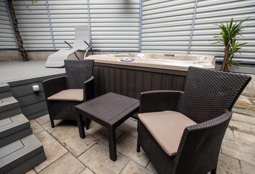 디럭스 스위트, Arena Deluxe & Spa