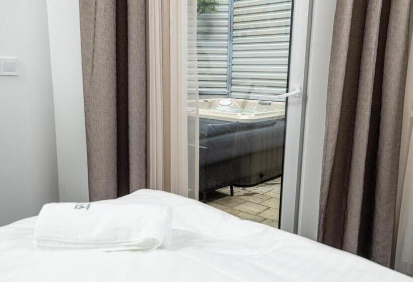 디럭스 스위트, Arena Deluxe & Spa