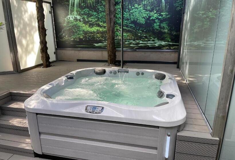 스탠다드 자쿠지 룸, Arena Deluxe & Spa