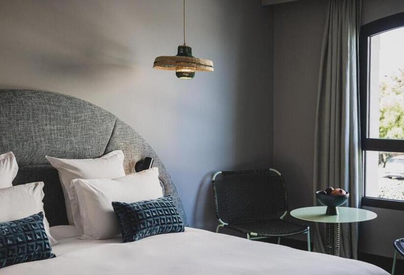 غرفة قياسية, Le Garage Biarritz