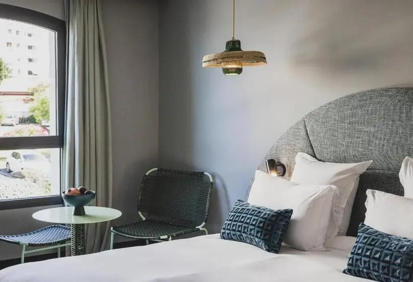 Chambre Standard, Le Garage Biarritz