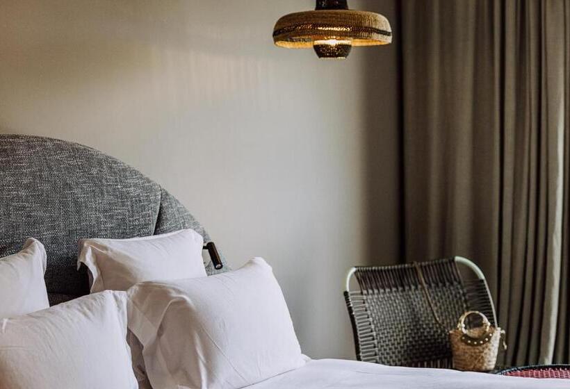 غرفة قياسية, Le Garage Biarritz