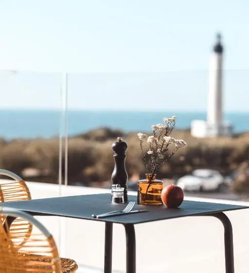 Suite Vue Mer Latérale, Le Garage Biarritz