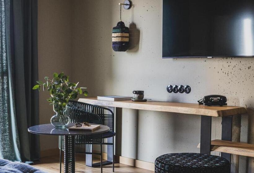 جناح ذو إطلالة جانبية على البحر, Le Garage Biarritz