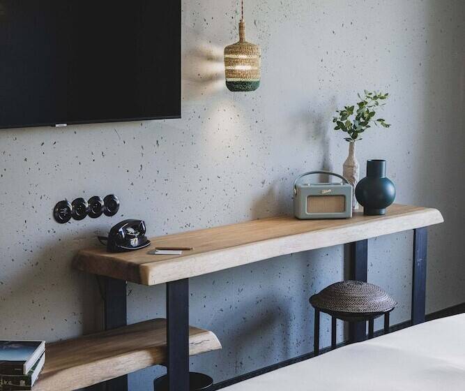 غرفة قياسية, Le Garage Biarritz