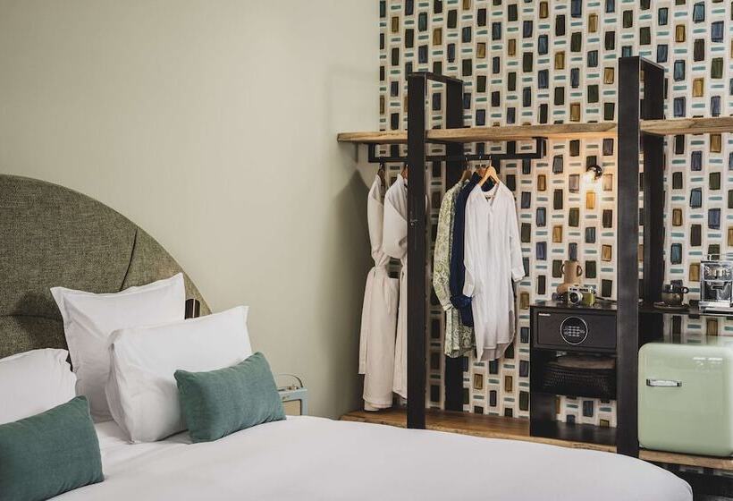 غرفة قياسية, Le Garage Biarritz