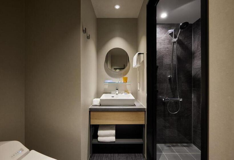 Номер Стандарт Вид на Город, Oakwood Hotel Oike Kyoto