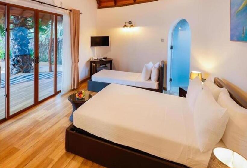 کلبه ییلاقی, The Blue Lagoon Resort  Kalpitiya