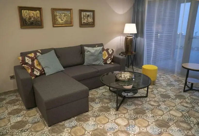 Triple Room Sea View, Burada