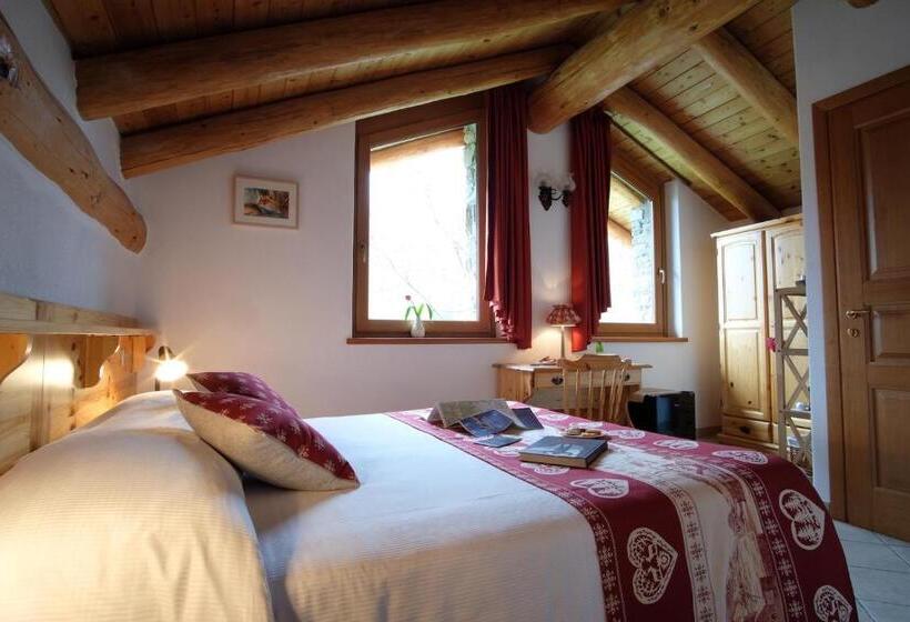 غرفة قياسية مطلة على الجبل, Chambres D Hotes Rue Saint Bernard