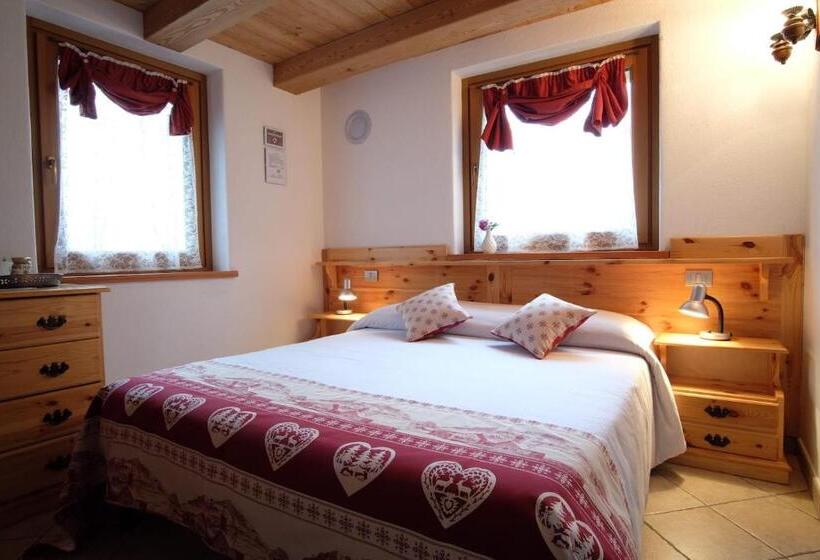 غرفة قياسية مطلّة علي الحديقة, Chambres D Hotes Rue Saint Bernard