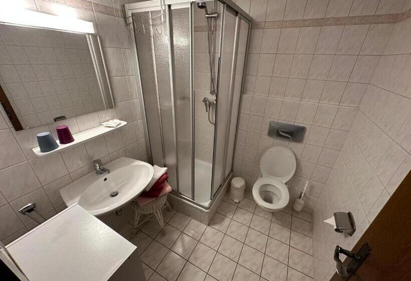 ガーデンビュースタンダードルーム, Almenrausch