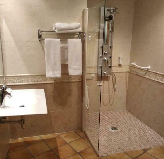 适合残疾人使用的标准间, El Castell