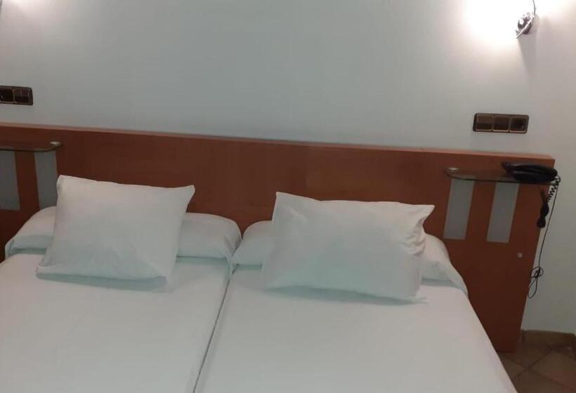 标准间, El Castell