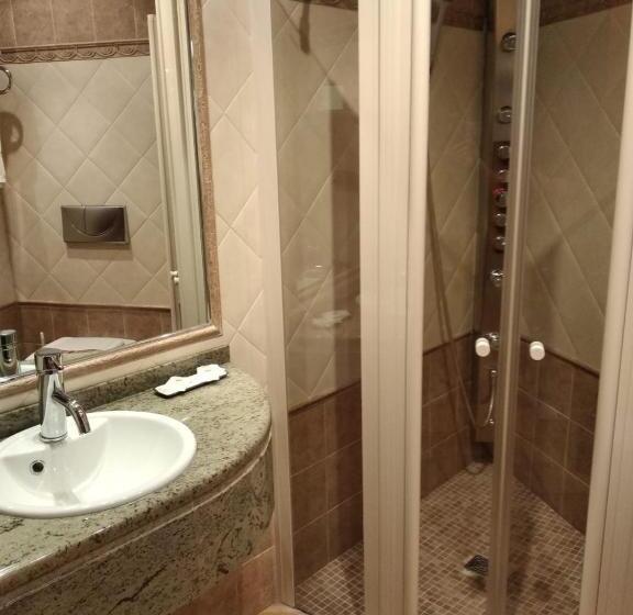 标准间, El Castell