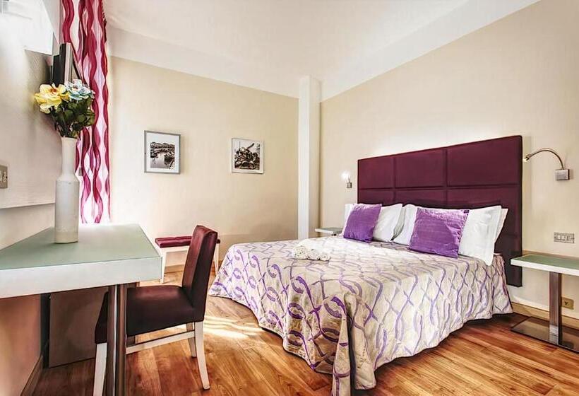 Triple Room Sea View, Royal Spiaggia