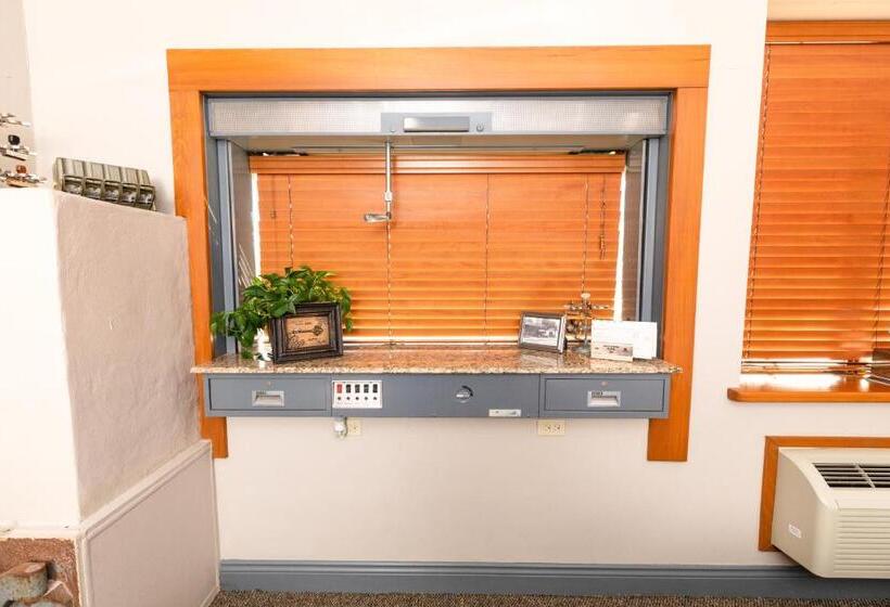 Номер Deluxe, The Bank