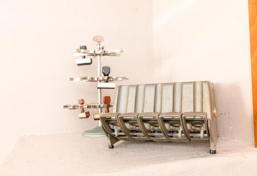 Студия Superior, The Bank