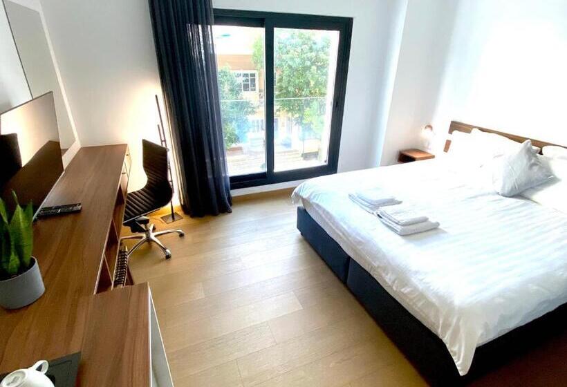 חדר דלוקס, Urban Habitat Executive Suites