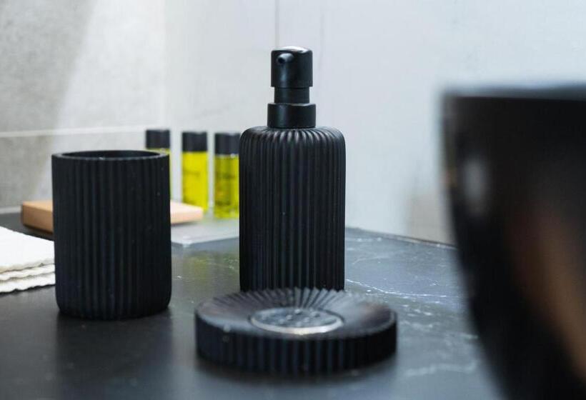 חדר דלוקס, Urban Habitat Executive Suites