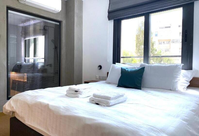 חדר דלוקס, Urban Habitat Executive Suites