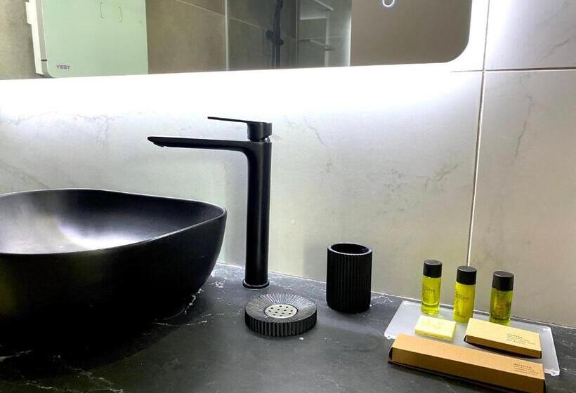 חדר אקונומי, Urban Habitat Executive Suites